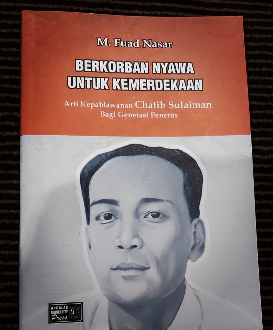 Biografi Ringkas. Tentang Chatib Sulaiman karya penulis diterbitkan Andalas University Press.