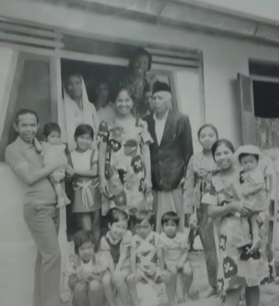 Novel 3 Mak Adang: CUCU PERTAMA MAK TUO